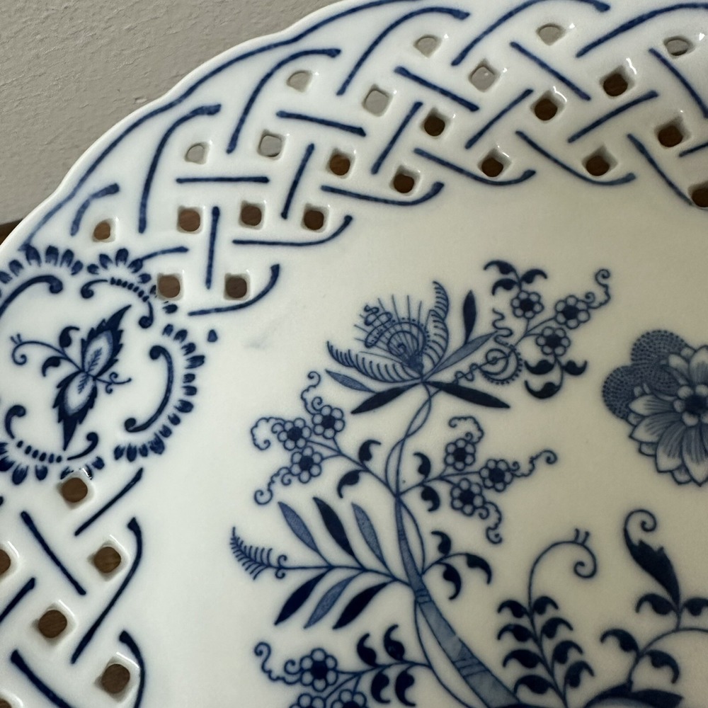 Blue Danube Blue Onion Reticulated Cake Plate Stand 8.5" Made In Japan - Picture 5 of 11